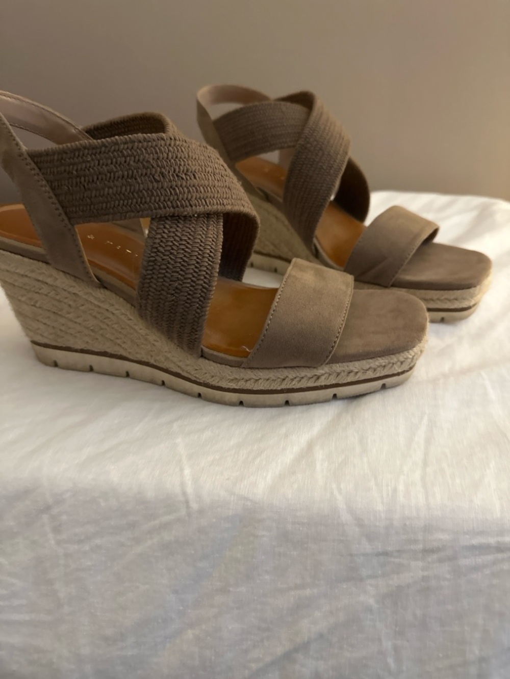Kelly & Katie taupe  Espadrille Wedge Sandals Stretch Straps Platform Size 8.5